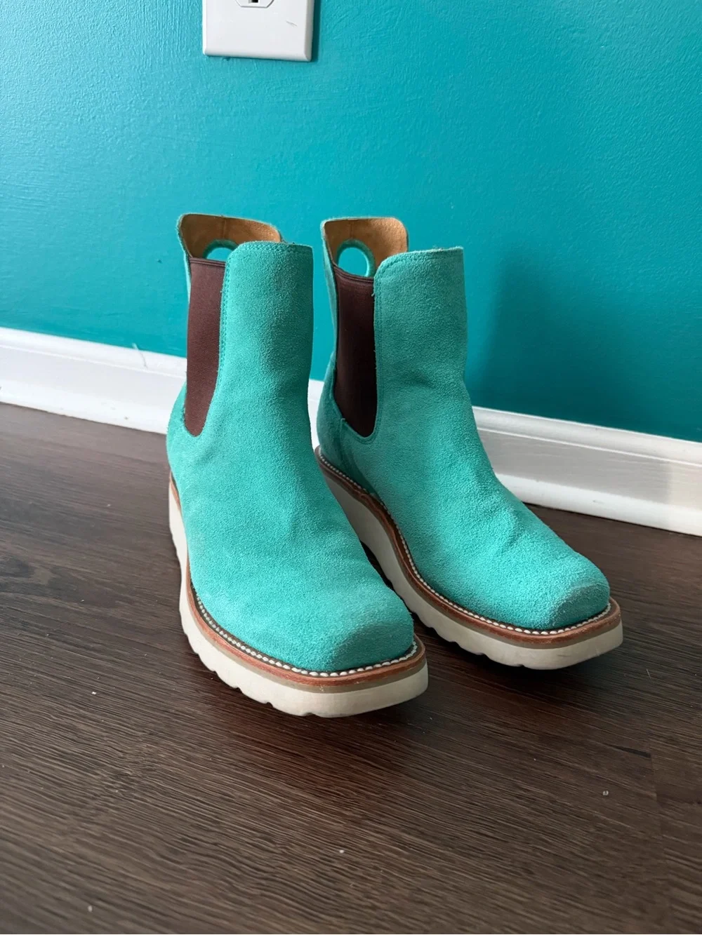 Macie Bean women’s suede swedges
